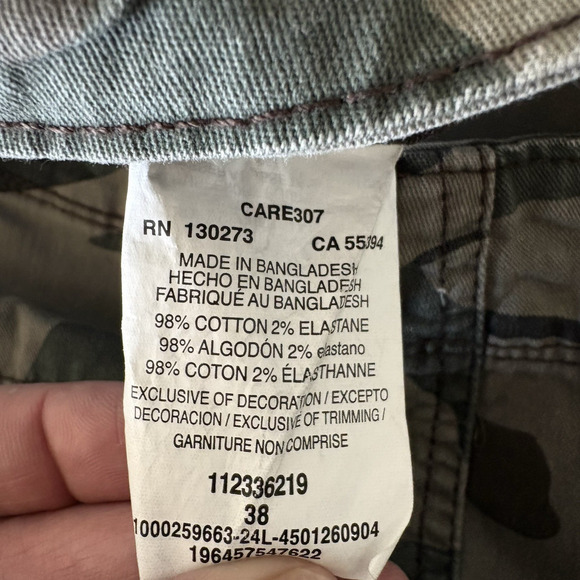 Wrangler Men's Size 38 Camo Cargo Shorts | Green Relaxed Fit Outdoor Utility - Picture 3 of 9